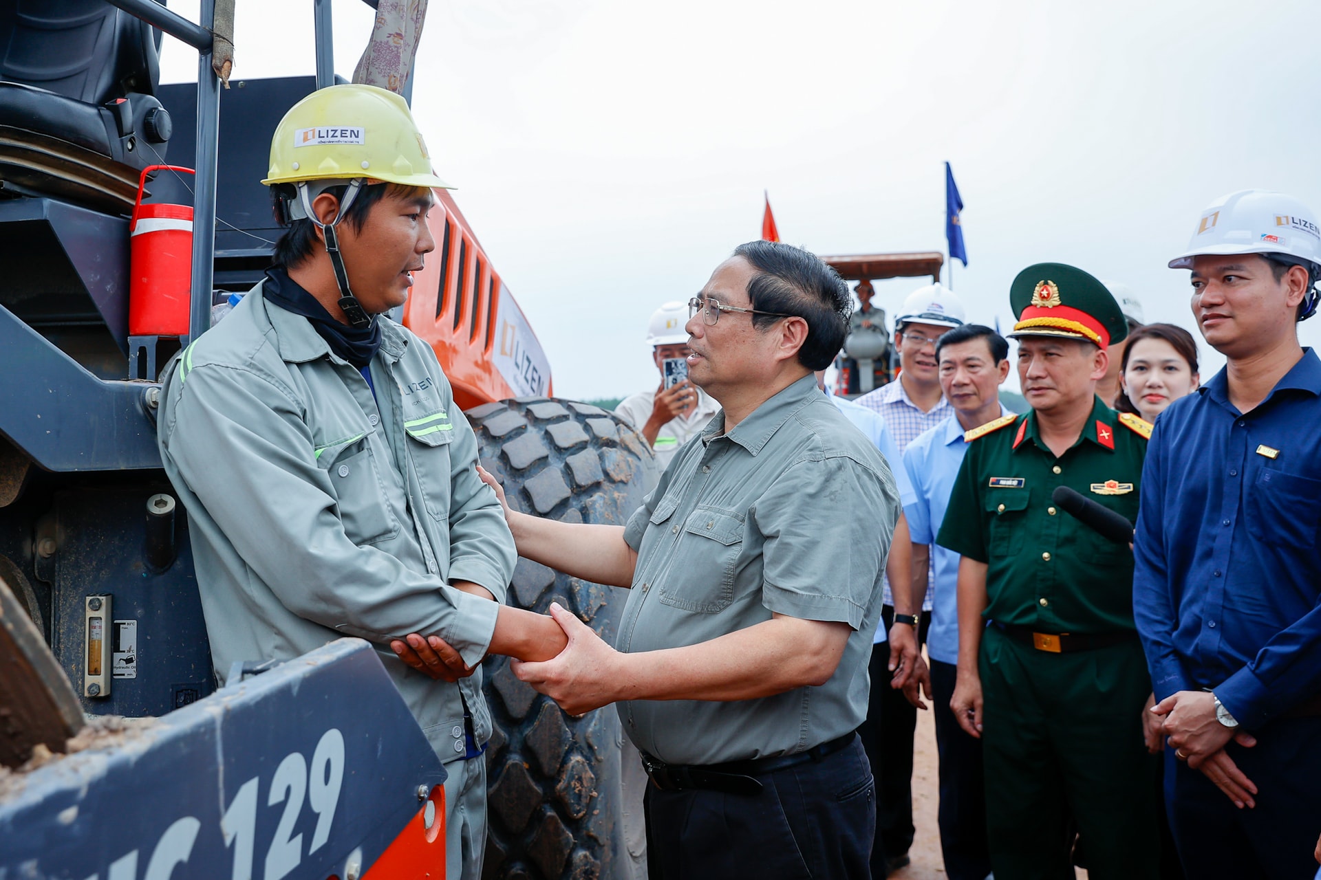 Thủ tướng: Đẩy nhanh tiến độ, cơ bản hoàn thành sân bay Long Thành vào cuối năm 2025- Ảnh 12. Thủ tướng: Đẩy nhanh tiến độ, cơ bản hoàn thành sân bay Long Thành vào cuối năm 2025- Ảnh 12.