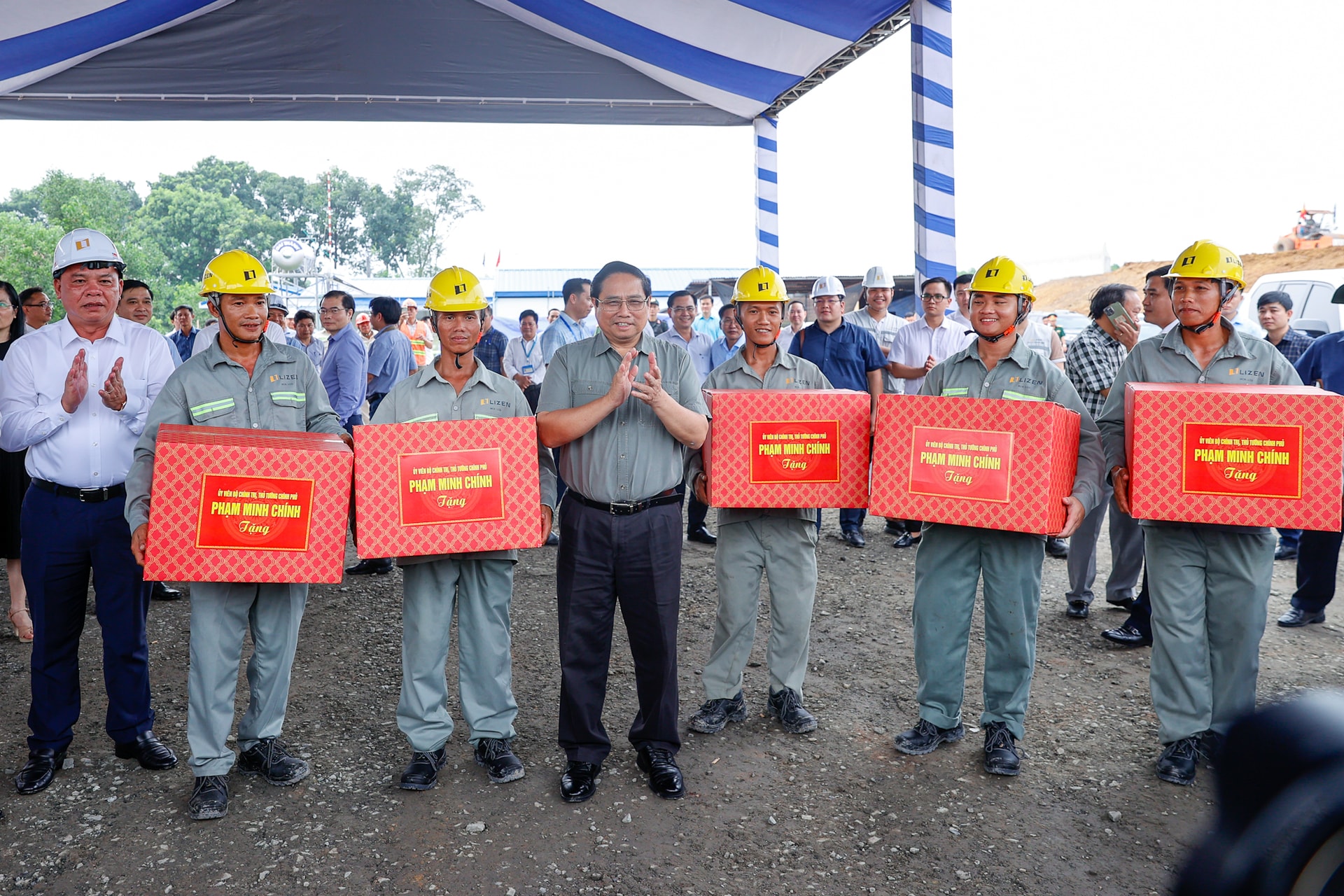 Thủ tướng: Đẩy nhanh tiến độ, cơ bản hoàn thành sân bay Long Thành vào cuối năm 2025- Ảnh 13. Thủ tướng: Đẩy nhanh tiến độ, cơ bản hoàn thành sân bay Long Thành vào cuối năm 2025- Ảnh 13.