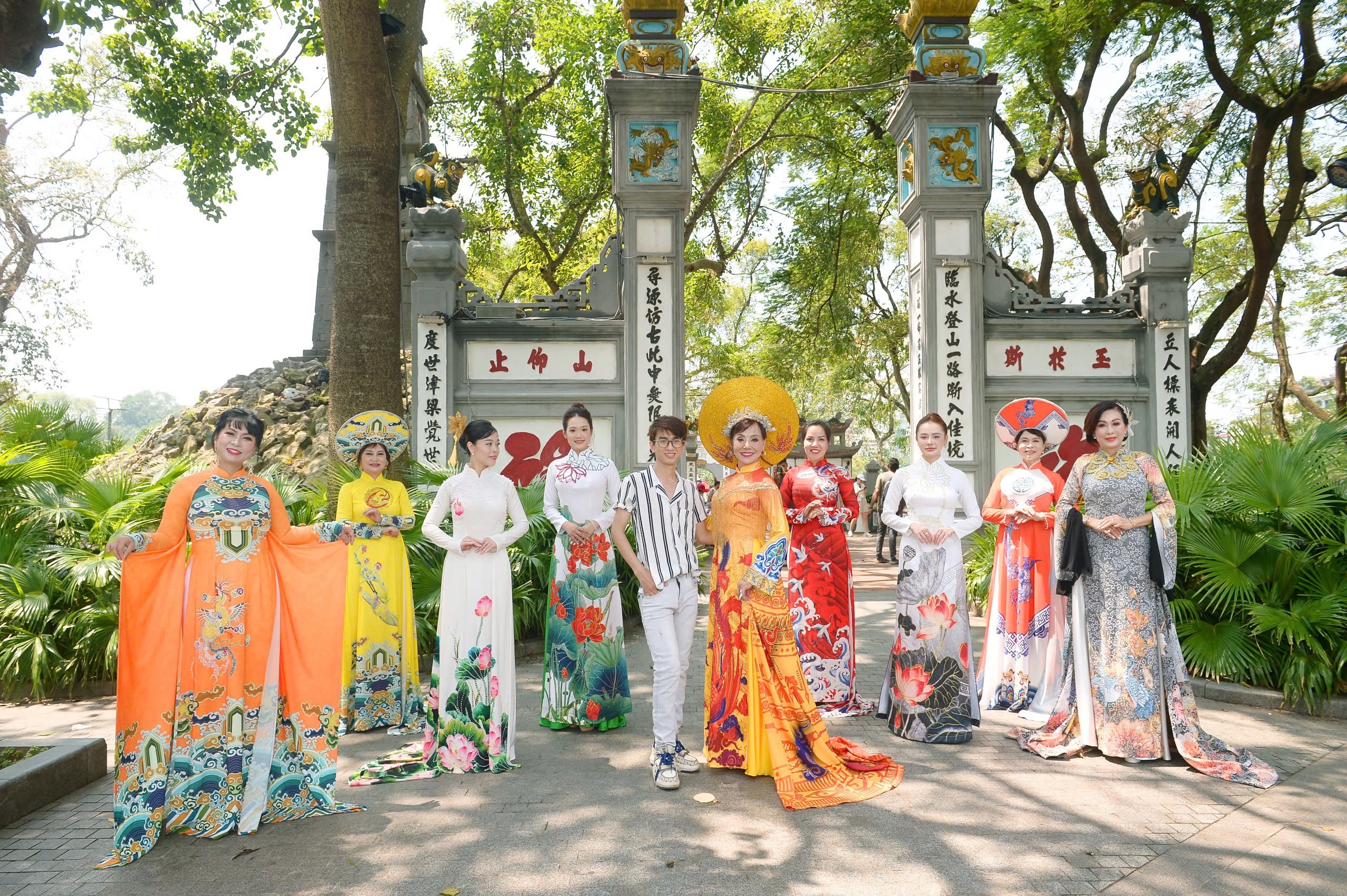 Đặc sắc 'Dấu ấn mùa thu' trong Festival Thu Hà Nội - Ảnh 6. Đặc sắc 'Dấu ấn mùa thu' trong Festival Thu Hà Nội - Ảnh 6.