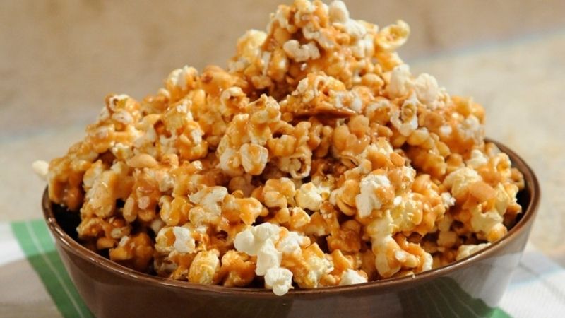 Cách làm bắp rang bơ - bỏng ngô bằng nồi chiên không dầu, giòn rụm, ngọt béo và thơm lừng- Ảnh 5. Cách làm bắp rang bơ - bỏng ngô bằng nồi chiên không dầu, giòn rụm, ngọt béo và thơm lừng- Ảnh 5.