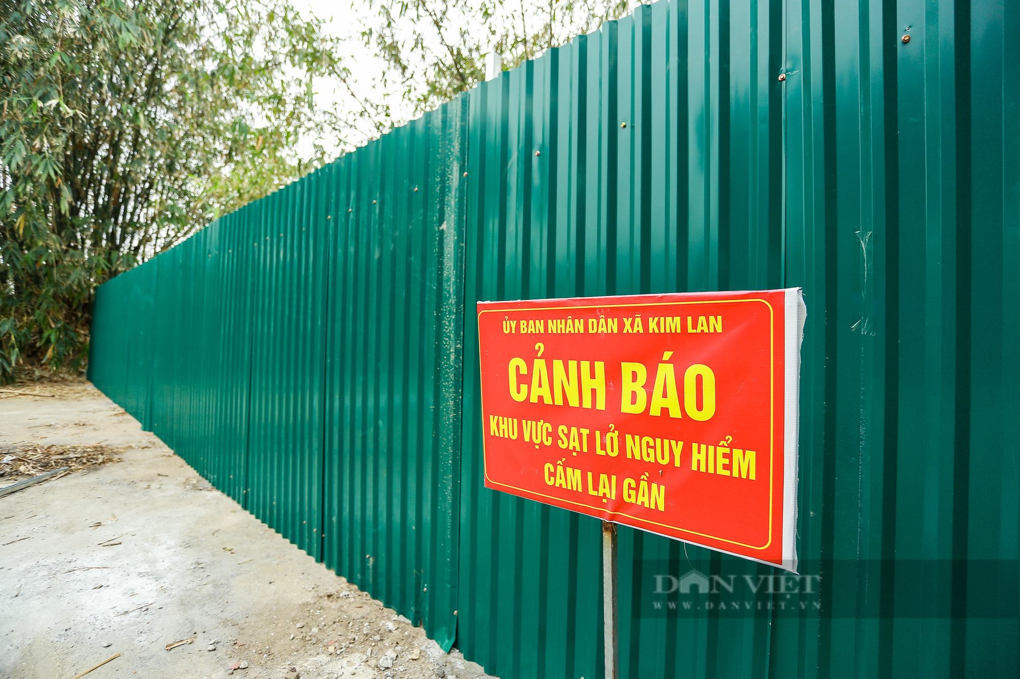 Sạt lở bờ sông Hồng, hàng trăm mét vuông đất làng gốm cổ ở Hà Nội bị cuốn trôi- Ảnh 12. Sạt lở bờ sông Hồng, hàng trăm mét vuông đất làng gốm cổ ở Hà Nội bị cuốn trôi- Ảnh 12.