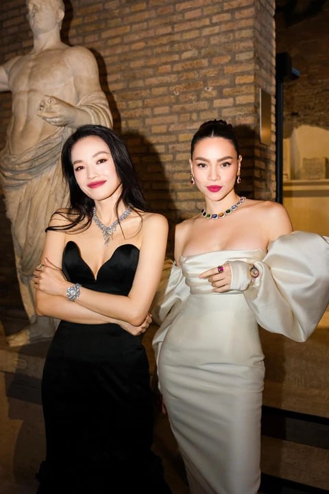 Ảnh hậu 50 tuổi vẫn có body vạn người mơ, chưa từng xuống sắc sau 30 năm vào showbiz- Ảnh 23. Ảnh hậu 50 tuổi vẫn có body vạn người mơ, chưa từng xuống sắc sau 30 năm vào showbiz- Ảnh 23.