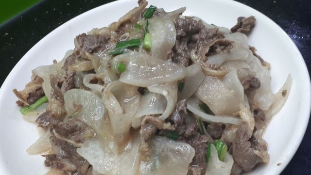 Loại củ ví ‘nhân sâm mùa đông’ hỗ trợ ngừa ung thư, tốt cho người tiểu đường bán đầy chợ Việt: Vị ngọt thanh mát dễ ăn- Ảnh 3. Loại củ ví ‘nhân sâm mùa đông’ hỗ trợ ngừa ung thư, tốt cho người tiểu đường bán đầy chợ Việt: Vị ngọt thanh mát dễ ăn- Ảnh 3.