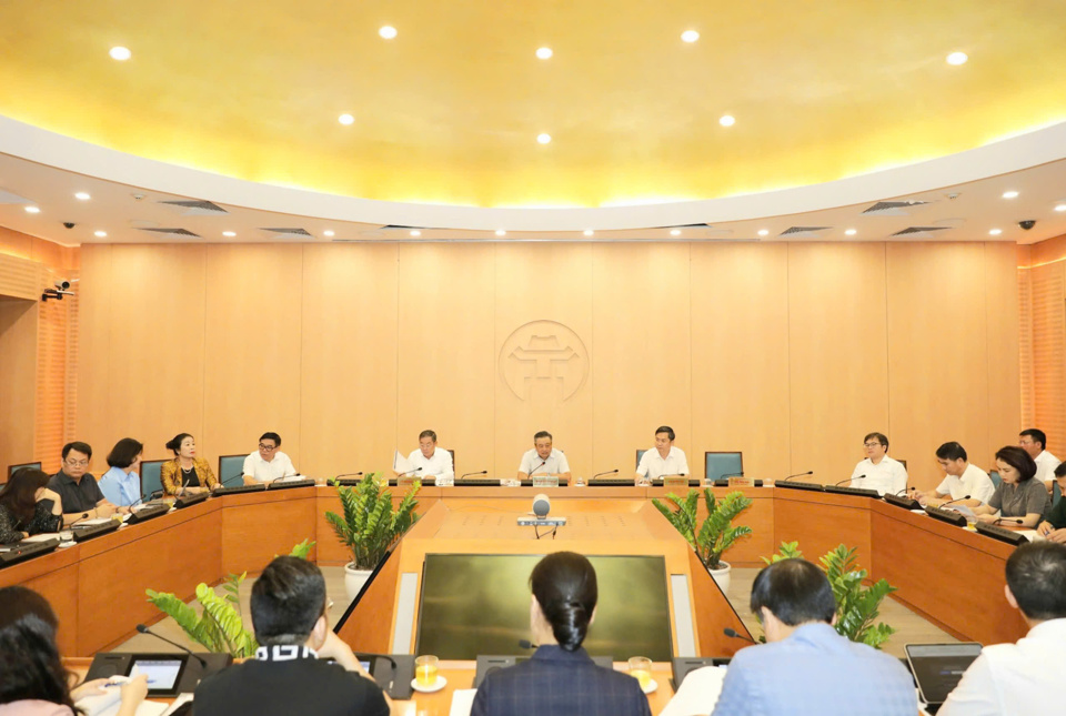 Các đại biểu tham dự phiên họp.