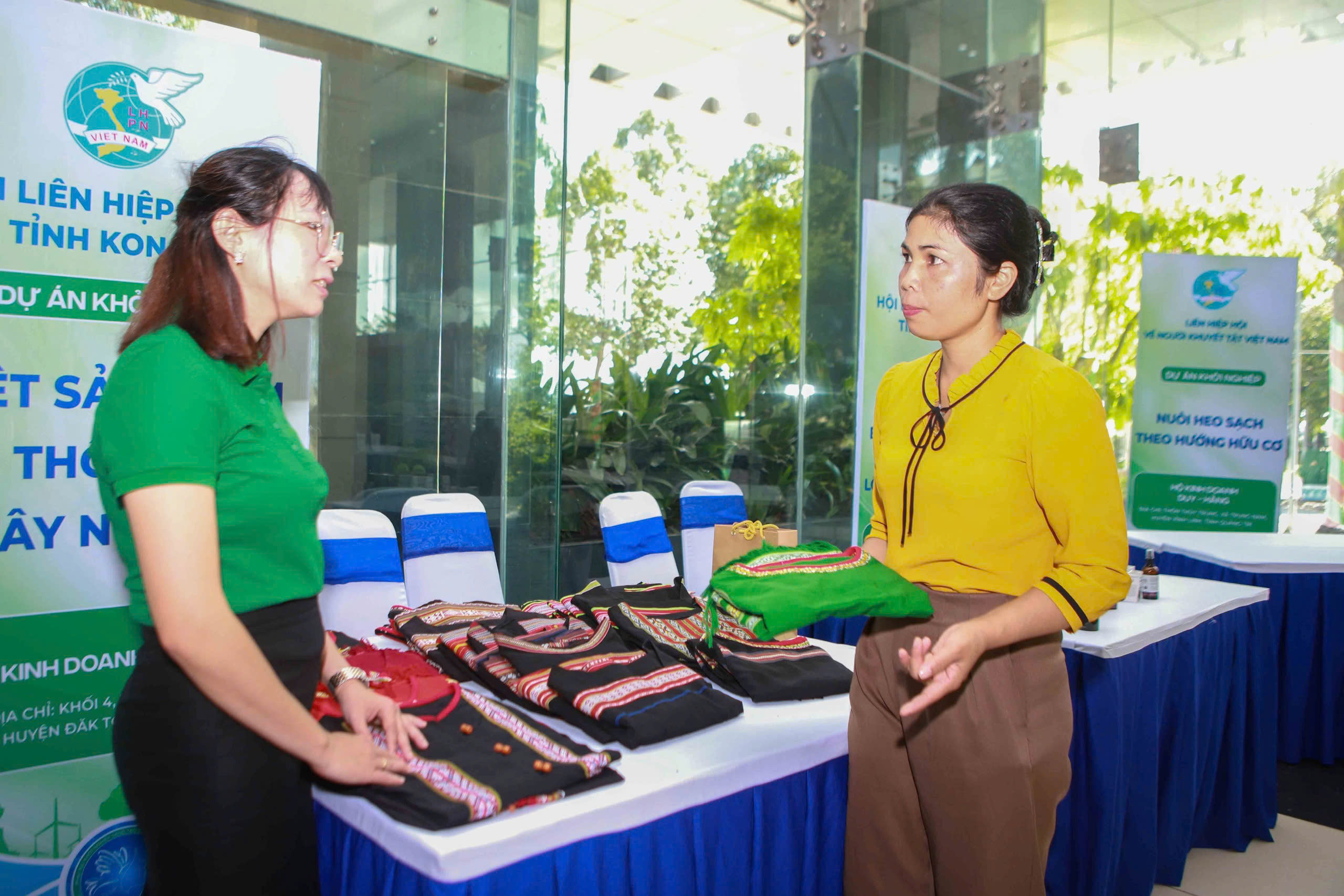 Đa dạng sản phẩm trưng bày của dự án khởi nghiệp sáng tạo và chuyển đổi xanh khu vực miền Trung- Ảnh 5. Đa dạng sản phẩm trưng bày của dự án khởi nghiệp sáng tạo và chuyển đổi xanh khu vực miền Trung- Ảnh 5.
