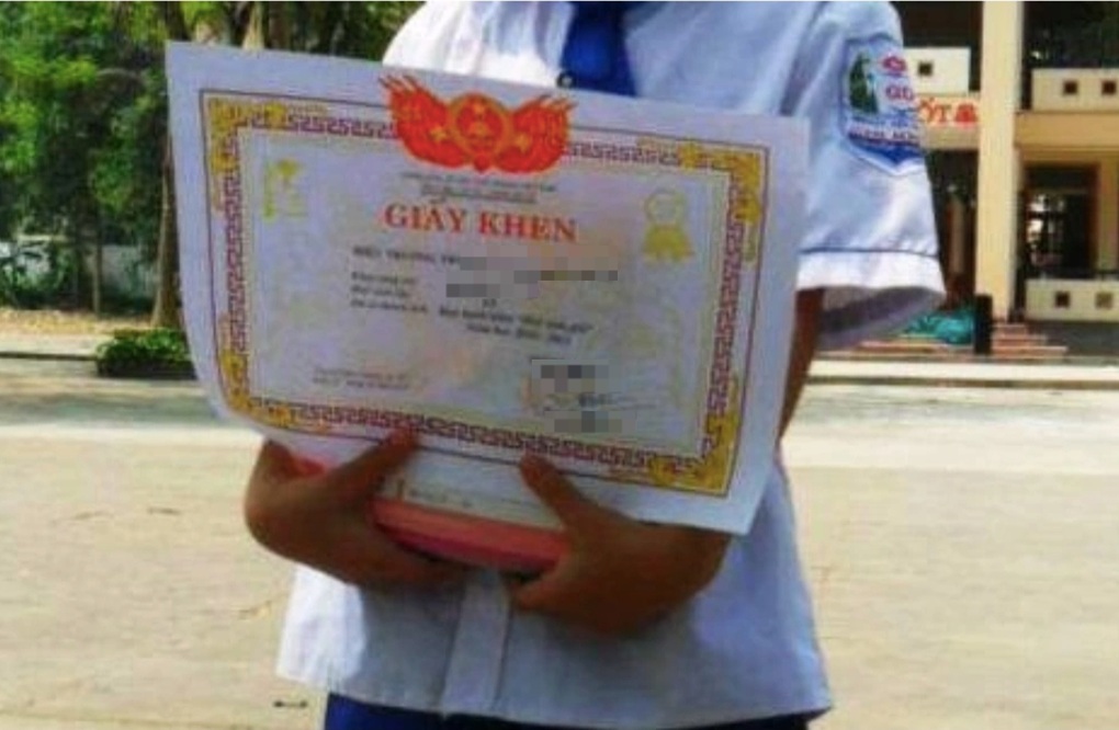 Chỉ khen học sinh góp từ 100.000 đồng: Lòng nhân ái bị phân loại bằng tiền - 2 Chỉ khen học sinh góp từ 100.000 đồng: Lòng nhân ái bị phân loại bằng tiền - 2