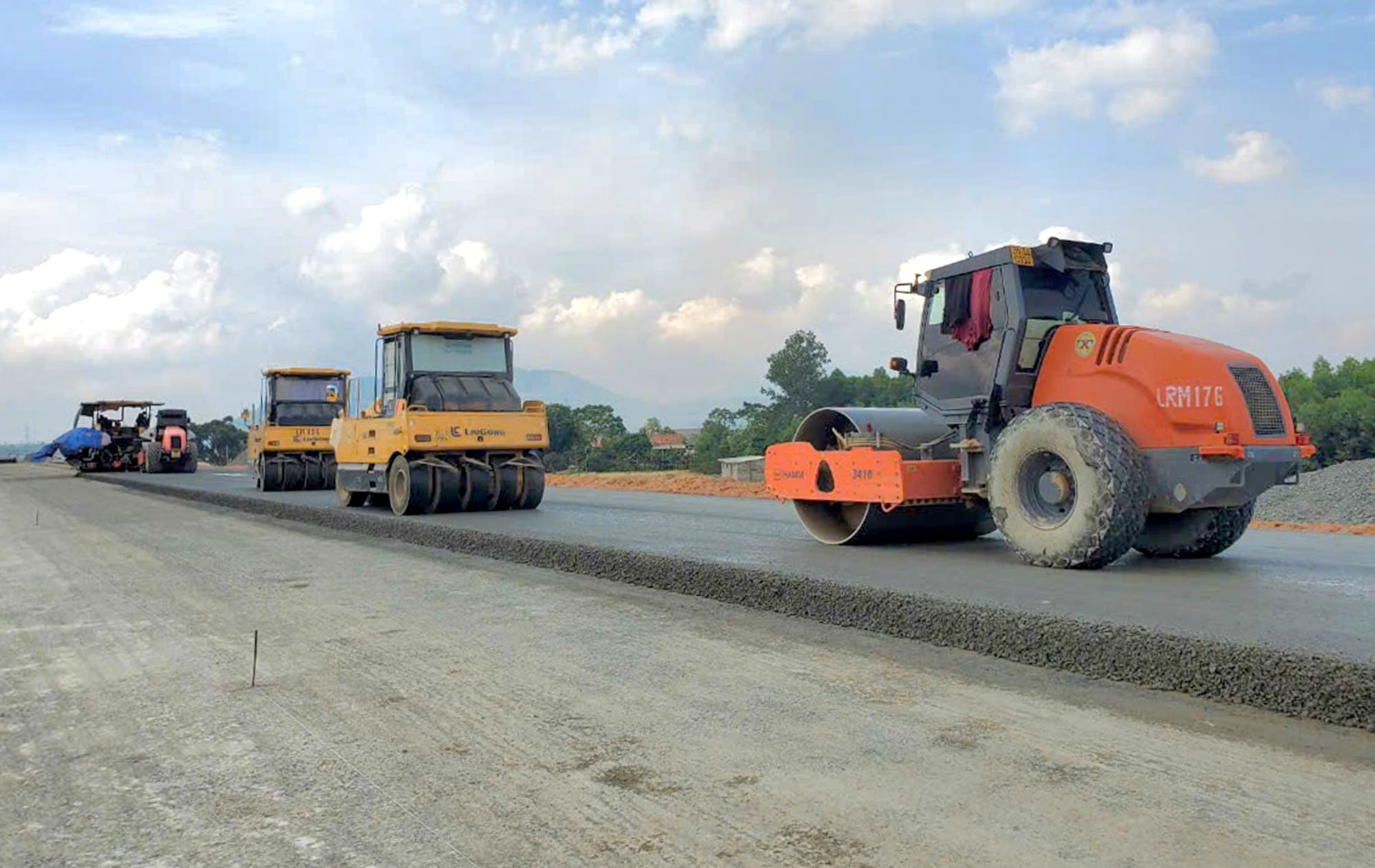 Nhiều dự án cao tốc vượt tiến độ- Ảnh 2. Nhiều dự án cao tốc vượt tiến độ- Ảnh 2.