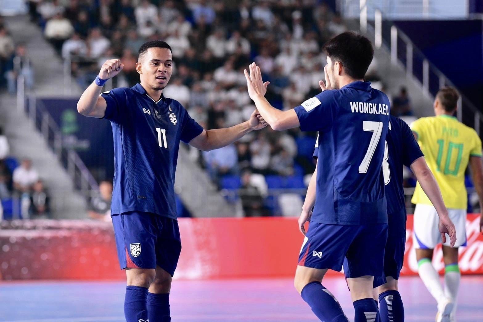 Madam Pang chi bộn tiền, quyết giúp Thái Lan thành niềm hãnh diện châu Á ở World Cup- Ảnh 2. Madam Pang chi bộn tiền, quyết giúp Thái Lan thành niềm hãnh diện châu Á ở World Cup- Ảnh 2.
