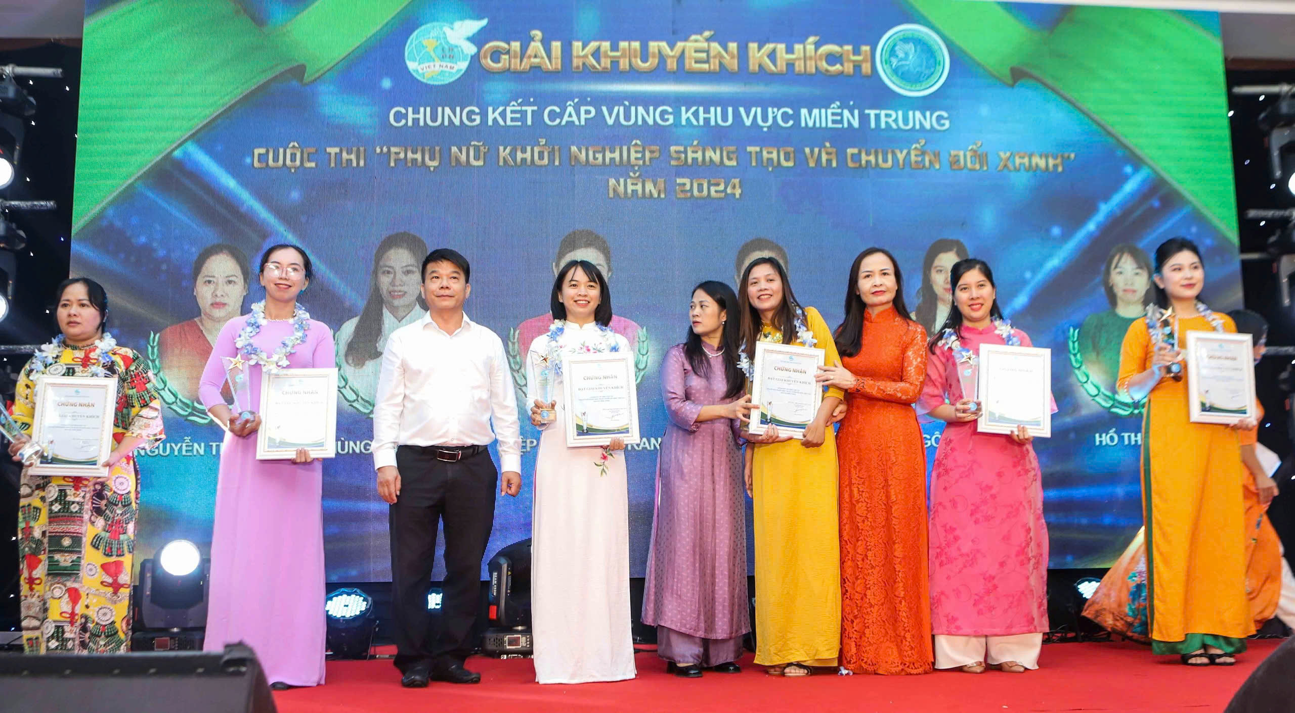 Hệ sinh thái dinh dưỡng từ nông sản xanh giành giải đặc biệt Cuộc thi phụ nữ khởi nghiệp cấp Vùng miền Trung năm 2024- Ảnh 6. Hệ sinh thái dinh dưỡng từ nông sản xanh giành giải đặc biệt Cuộc thi phụ nữ khởi nghiệp cấp Vùng miền Trung năm 2024- Ảnh 6.