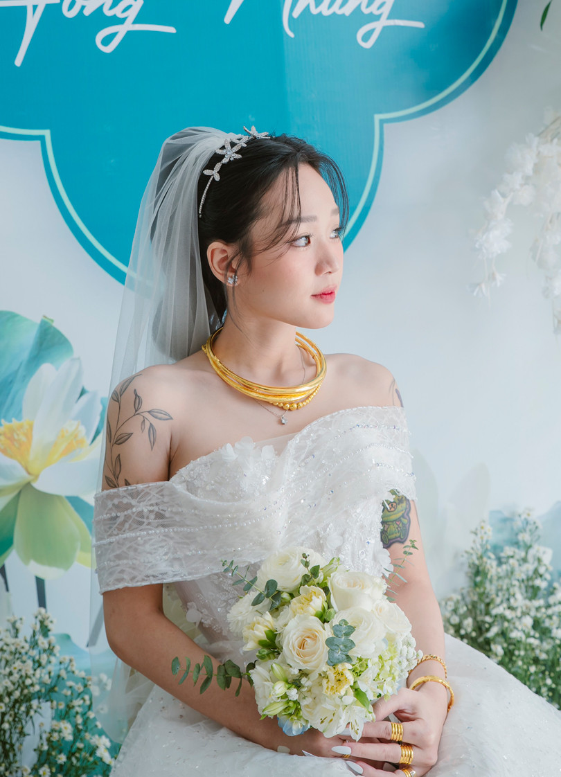 Cô gái Bình Phước ngồi xe lăn vào lễ đường, nhiều người rơi nước mắt - Ảnh 7. Cô gái Bình Phước ngồi xe lăn vào lễ đường, nhiều người rơi nước mắt - Ảnh 7.