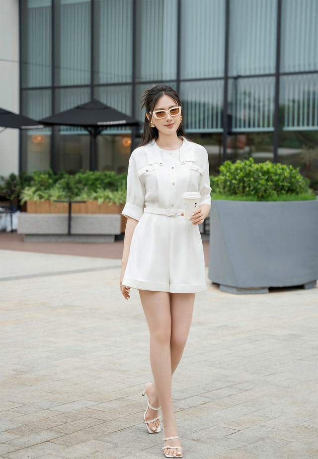 Bí quyết lên đồ sang chảnh cho nàng công sở với jumpsuit- Ảnh 2. Bí quyết lên đồ sang chảnh cho nàng công sở với jumpsuit- Ảnh 2.