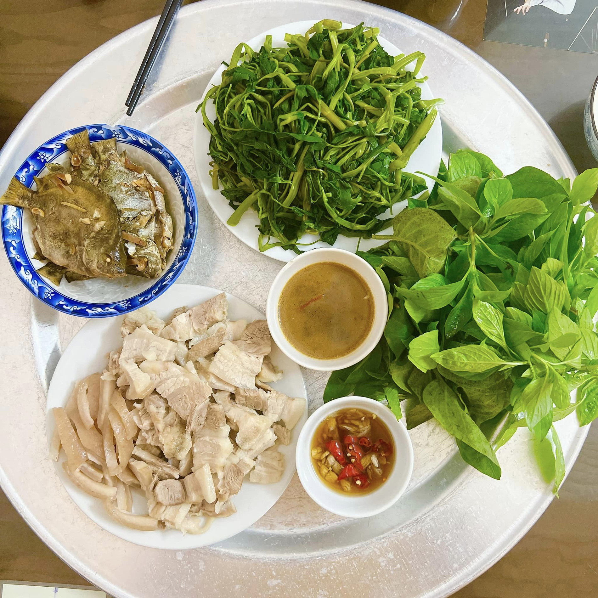 Bố chồng ở Hải Phòng nấu loạt mâm cơm, con dâu khoe khắp mạng xã hội - Ảnh 7. Bố chồng ở Hải Phòng nấu loạt mâm cơm, con dâu khoe khắp mạng xã hội - Ảnh 7.