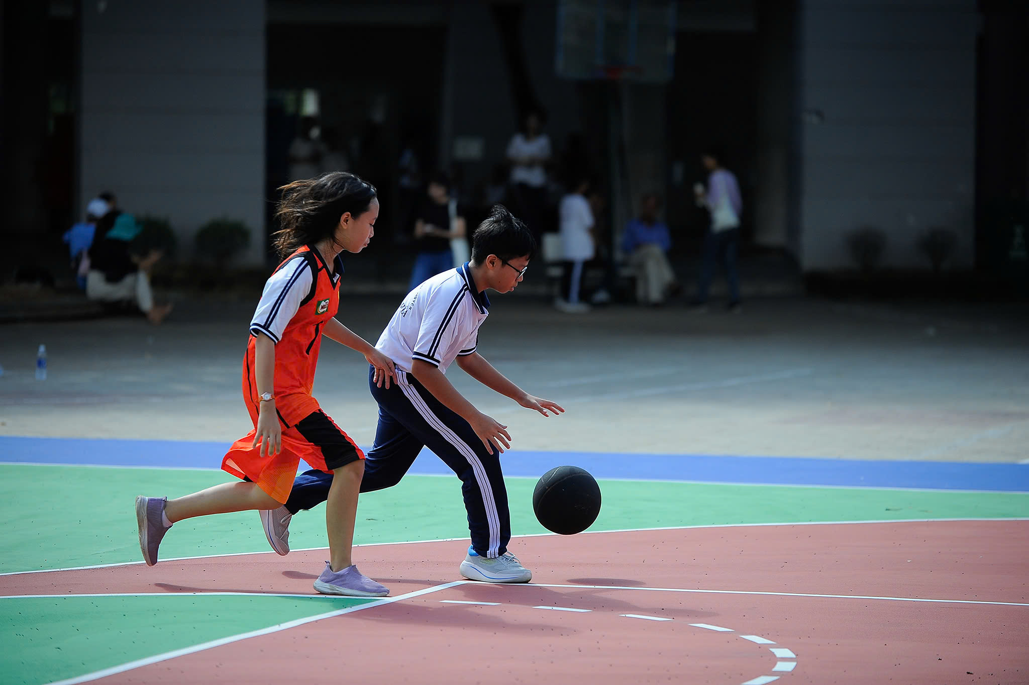 Bùng nổ hội thao TDTT Trường THPT chuyên Trần Đại Nghĩa- Ảnh 5. Bùng nổ hội thao TDTT Trường THPT chuyên Trần Đại Nghĩa- Ảnh 5.