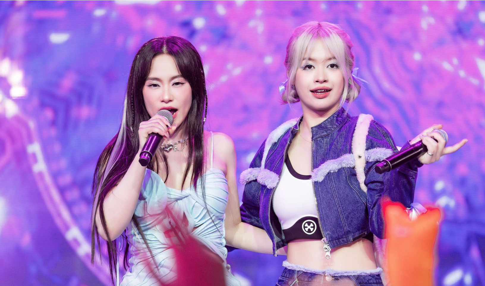Rap Việt tập 2: Karik tung đặc quyền để chiêu mộ Manbo - bạn thân Hiếu Thứ Hai - Ảnh 3. Rap Việt tập 2: Karik tung đặc quyền để chiêu mộ Manbo - bạn thân Hiếu Thứ Hai - Ảnh 3.