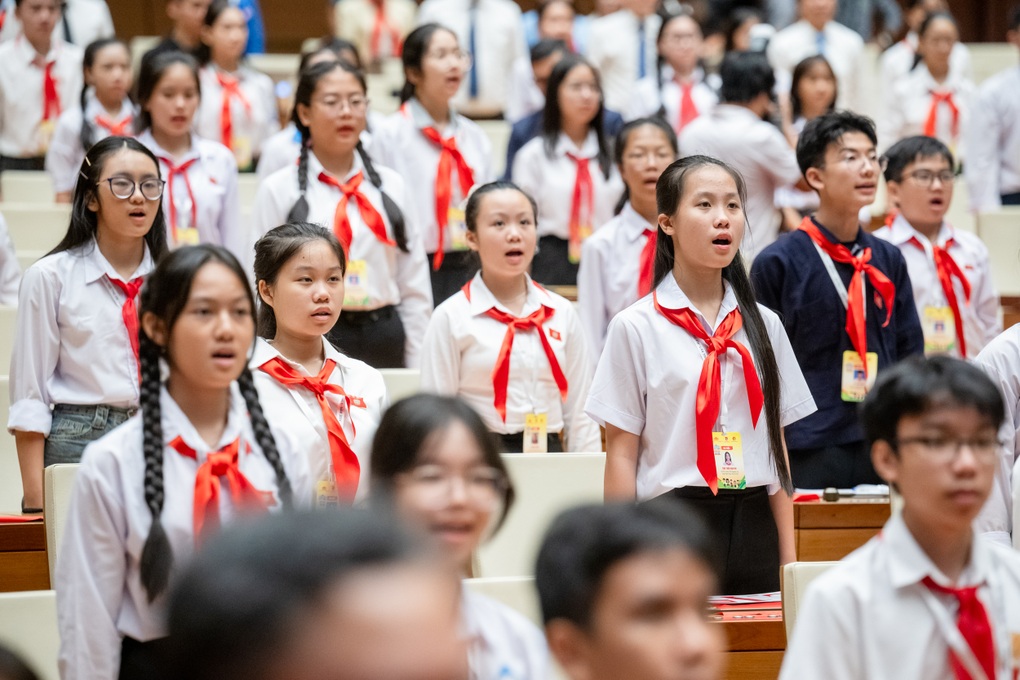 306 trẻ em hóa thân thành đại biểu Quốc hội, chất vấn về bạo lực học đường - 3 306 trẻ em hóa thân thành đại biểu Quốc hội, chất vấn về bạo lực học đường - 3