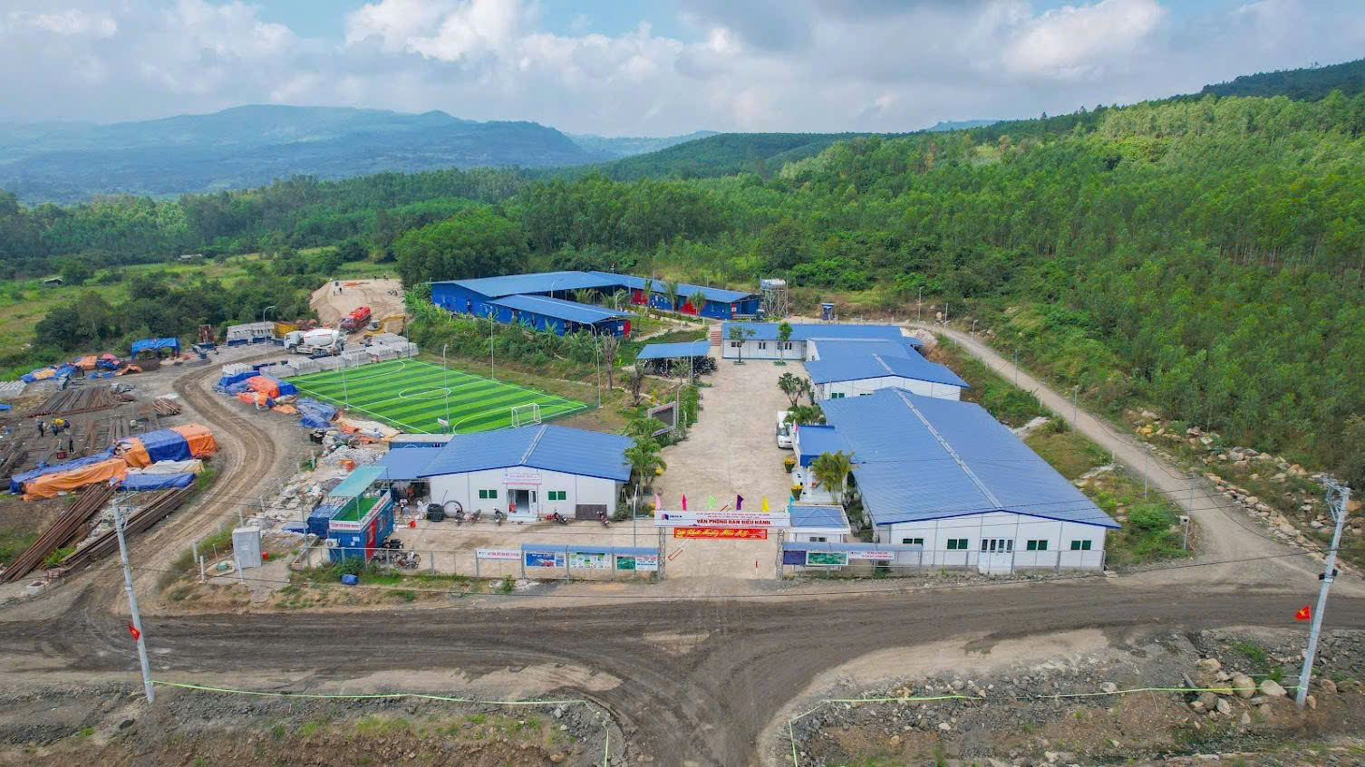 Bám núi, mở hầm thông cao tốc lớn qua Phú Yên- Ảnh 5. Bám núi, mở hầm thông cao tốc lớn qua Phú Yên- Ảnh 5.
