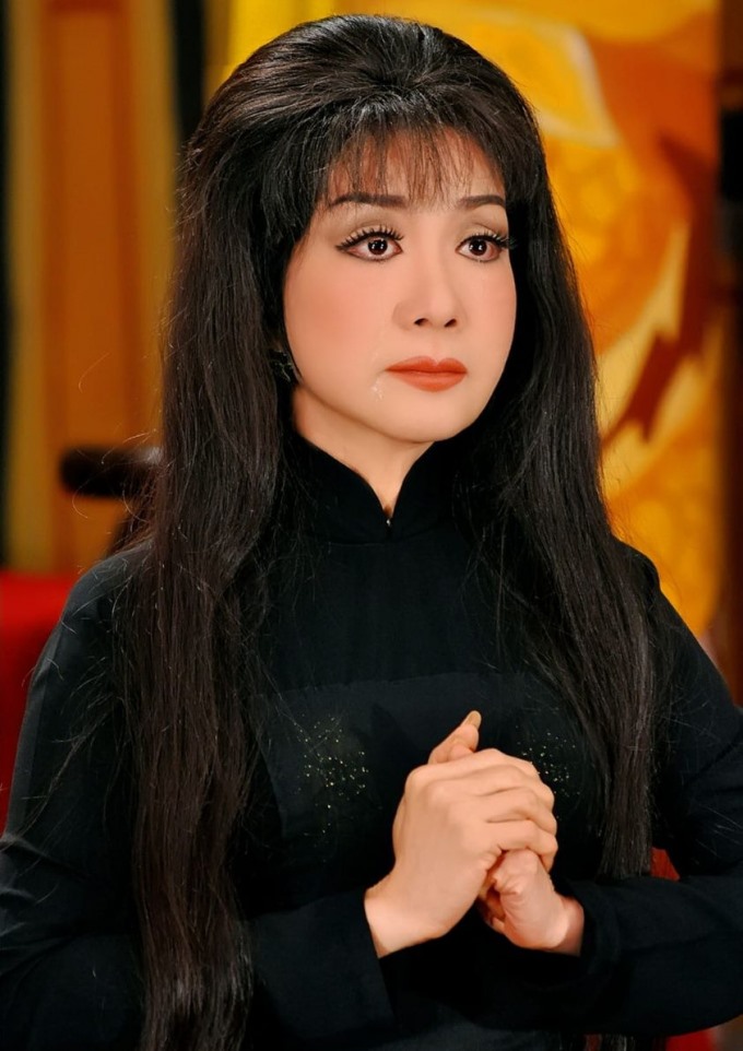 Nghệ sĩ Ưu tú cùng thời với nhiều Nghệ sĩ Nhân dân nổi tiếng, được mệnh danh là Nghệ sĩ Ưu tú cùng thời với nhiều Nghệ sĩ Nhân dân nổi tiếng, được mệnh danh là