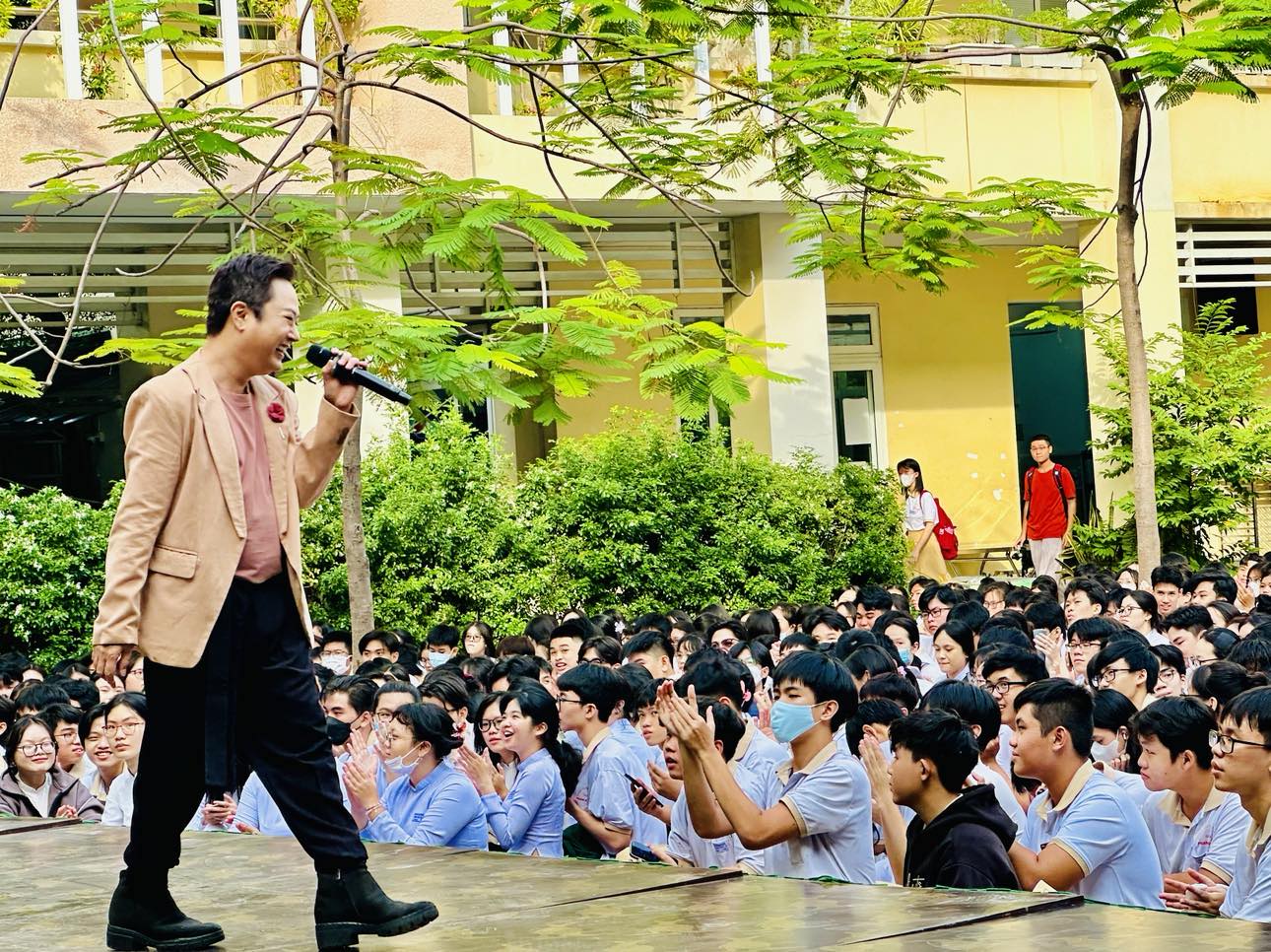 NSƯT Kim Tiểu Long, Đông Quân với NSƯT Kim Tiểu Long, Đông Quân với