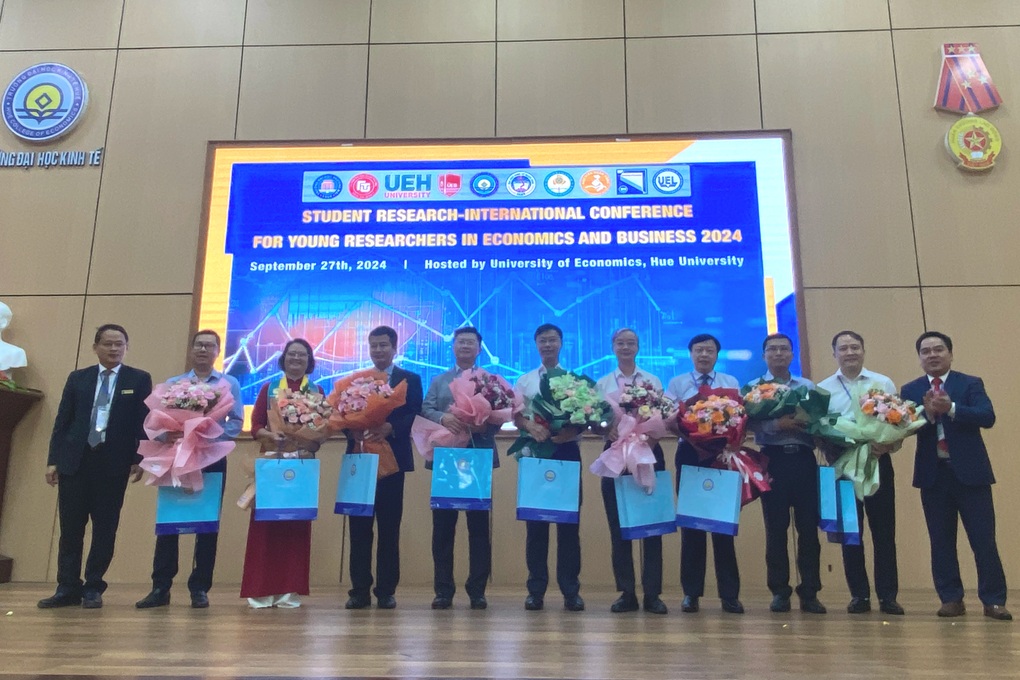 Sân chơi cho sinh viên kinh tế phát triển tư duy sáng tạo - 2 Sân chơi cho sinh viên kinh tế phát triển tư duy sáng tạo - 2