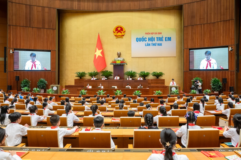 306 trẻ em hóa thân thành đại biểu Quốc hội, chất vấn về bạo lực học đường - 1 306 trẻ em hóa thân thành đại biểu Quốc hội, chất vấn về bạo lực học đường - 1