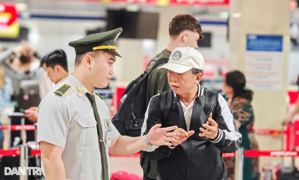 7 chuyến bay chậm cất cánh ở Tân Sơn Nhất vì mưa lớn - 1 7 chuyến bay chậm cất cánh ở Tân Sơn Nhất vì mưa lớn - 1