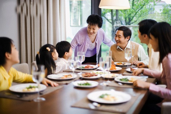 9 cách ăn uống lành mạnh và tránh tăng cân - Ảnh 1. 9 cách ăn uống lành mạnh và tránh tăng cân - Ảnh 1.
