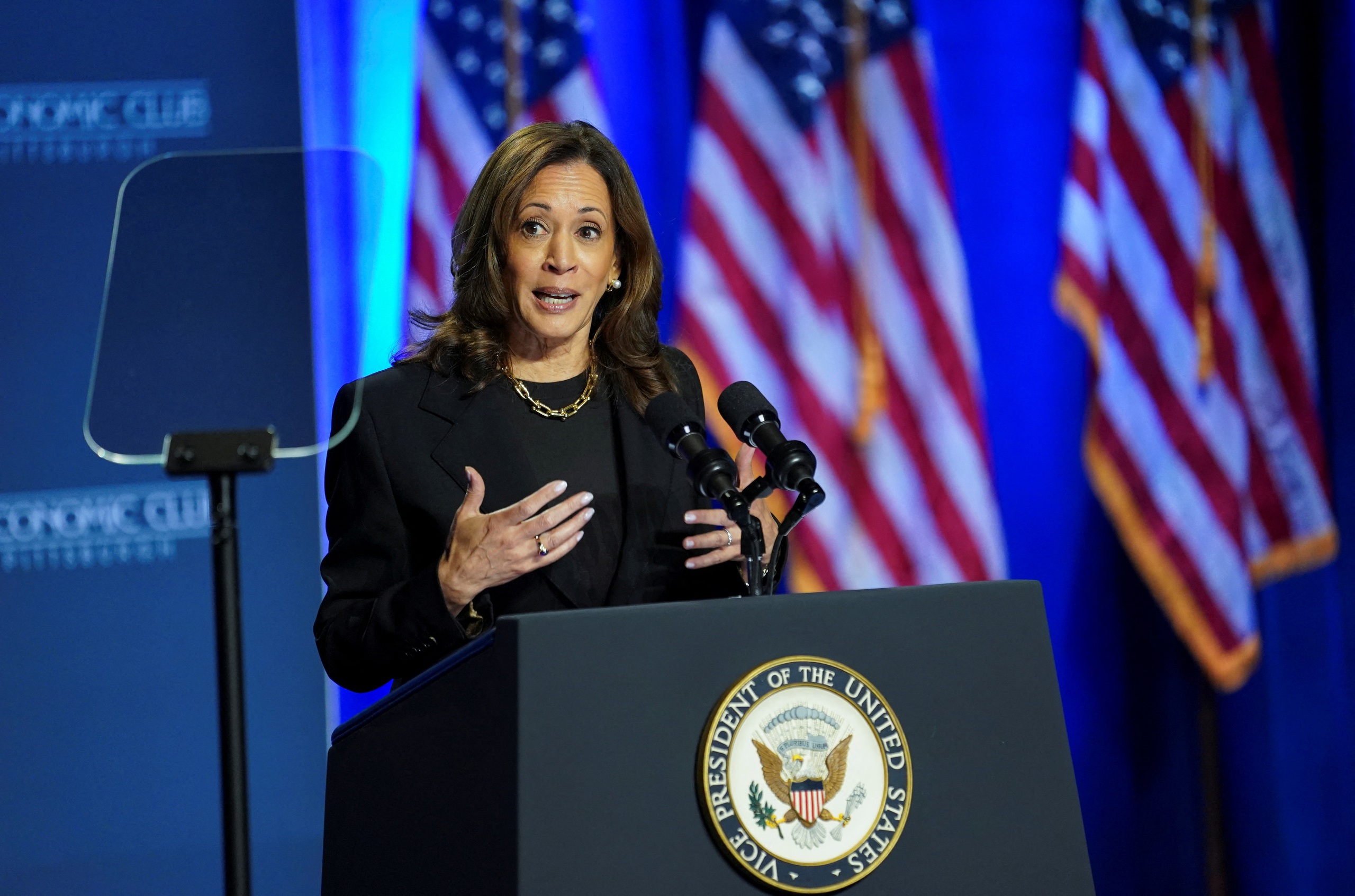 Bà Harris vạch lối đi kinh tế cho Mỹ, chỉ trích ông Trump về phá thai- Ảnh 1. Bà Harris vạch lối đi kinh tế cho Mỹ, chỉ trích ông Trump về phá thai- Ảnh 1.