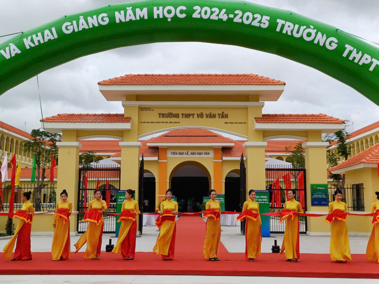 Báo Người Lao Động tặng xe đạp cho học sinh tại 2 ngôi trường đặc biệt ở Long An- Ảnh 1. Báo Người Lao Động tặng xe đạp cho học sinh tại 2 ngôi trường đặc biệt ở Long An- Ảnh 1.