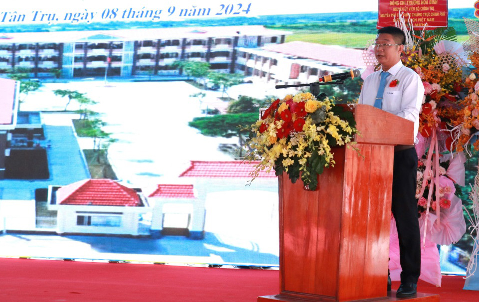 Báo Người Lao Động trao xe đạp tại ngôi trường mang tên liệt sĩ Nguyễn Văn Bộ- Ảnh 2. Báo Người Lao Động trao xe đạp tại ngôi trường mang tên liệt sĩ Nguyễn Văn Bộ- Ảnh 2.