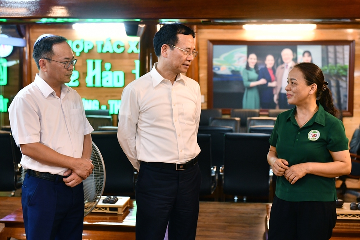 Bộ trưởng Nguyễn Mạnh Hùng thăm và làm việc tại Thái Nguyên- Ảnh 1. Bộ trưởng Nguyễn Mạnh Hùng thăm và làm việc tại Thái Nguyên- Ảnh 1.