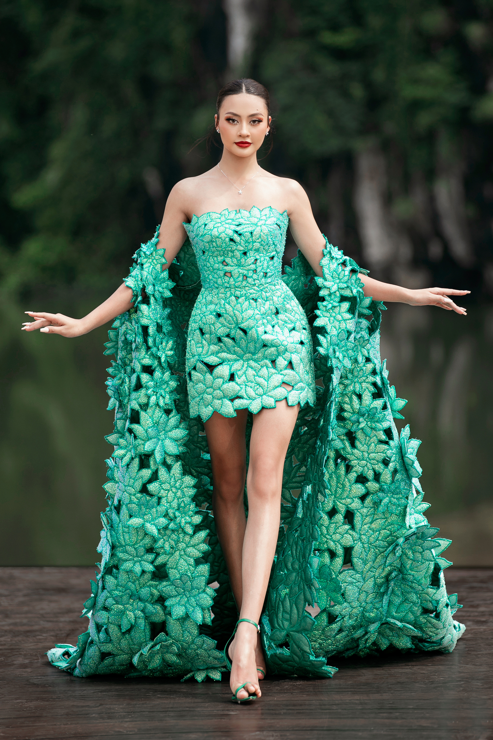 Xuân Hạnh nhận