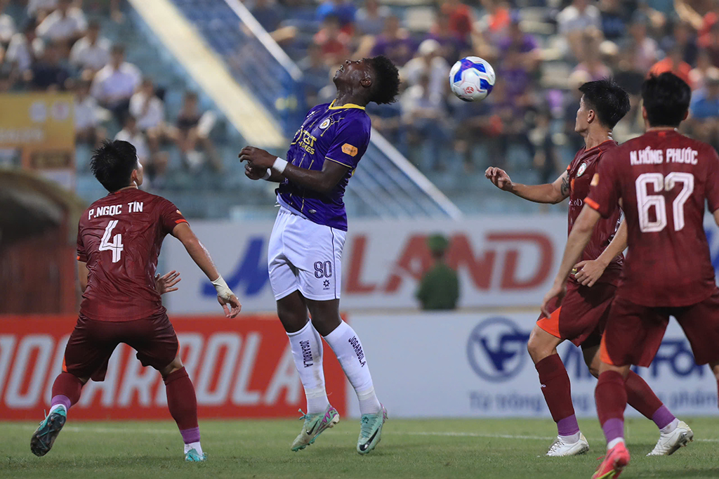 Cần cải thiện chất lượng ngoại binh ở V-League- Ảnh 1. Cần cải thiện chất lượng ngoại binh ở V-League- Ảnh 1.