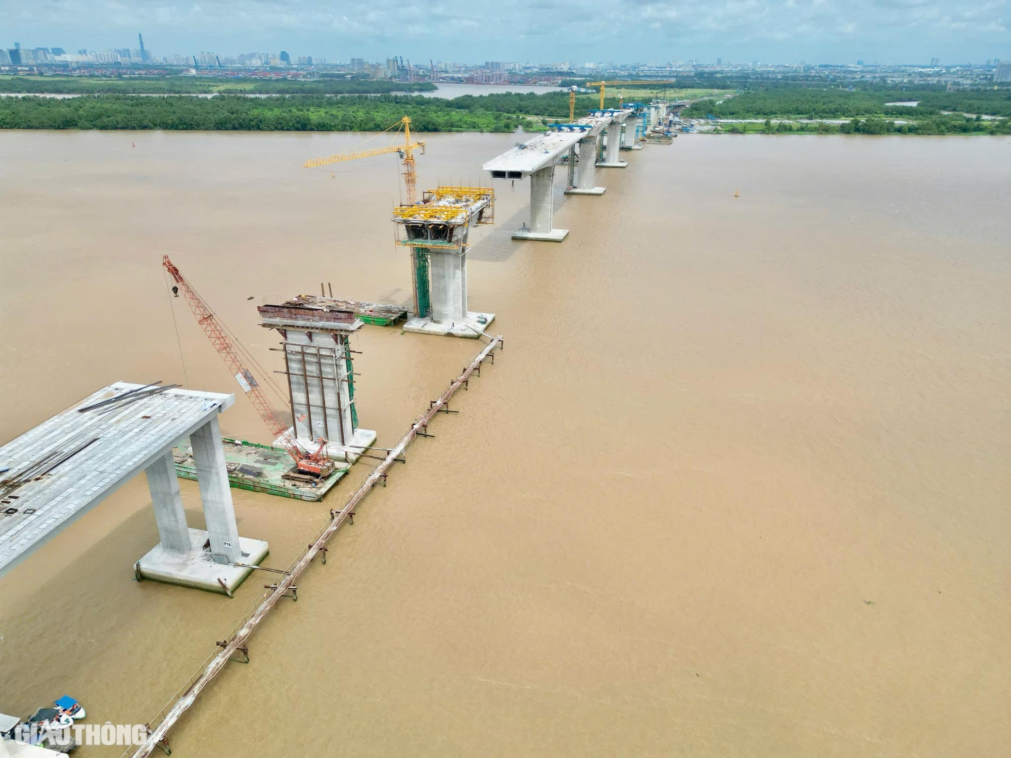 Cận cảnh hợp long hai nhịp chính cầu Nhơn Trạch- Ảnh 1. Cận cảnh hợp long hai nhịp chính cầu Nhơn Trạch- Ảnh 1.