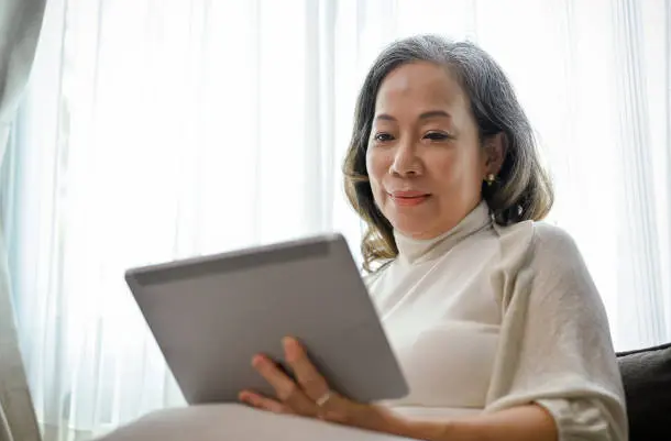 Nghỉ hưu 5 năm, tôi nhận ra người già có 3 điều tuyệt đối không nên nói: Càng giữ kín kẽ, con cái càng biết ơn! - Ảnh 2. Nghỉ hưu 5 năm, tôi nhận ra người già có 3 điều tuyệt đối không nên nói: Càng giữ kín kẽ, con cái càng biết ơn! - Ảnh 2.