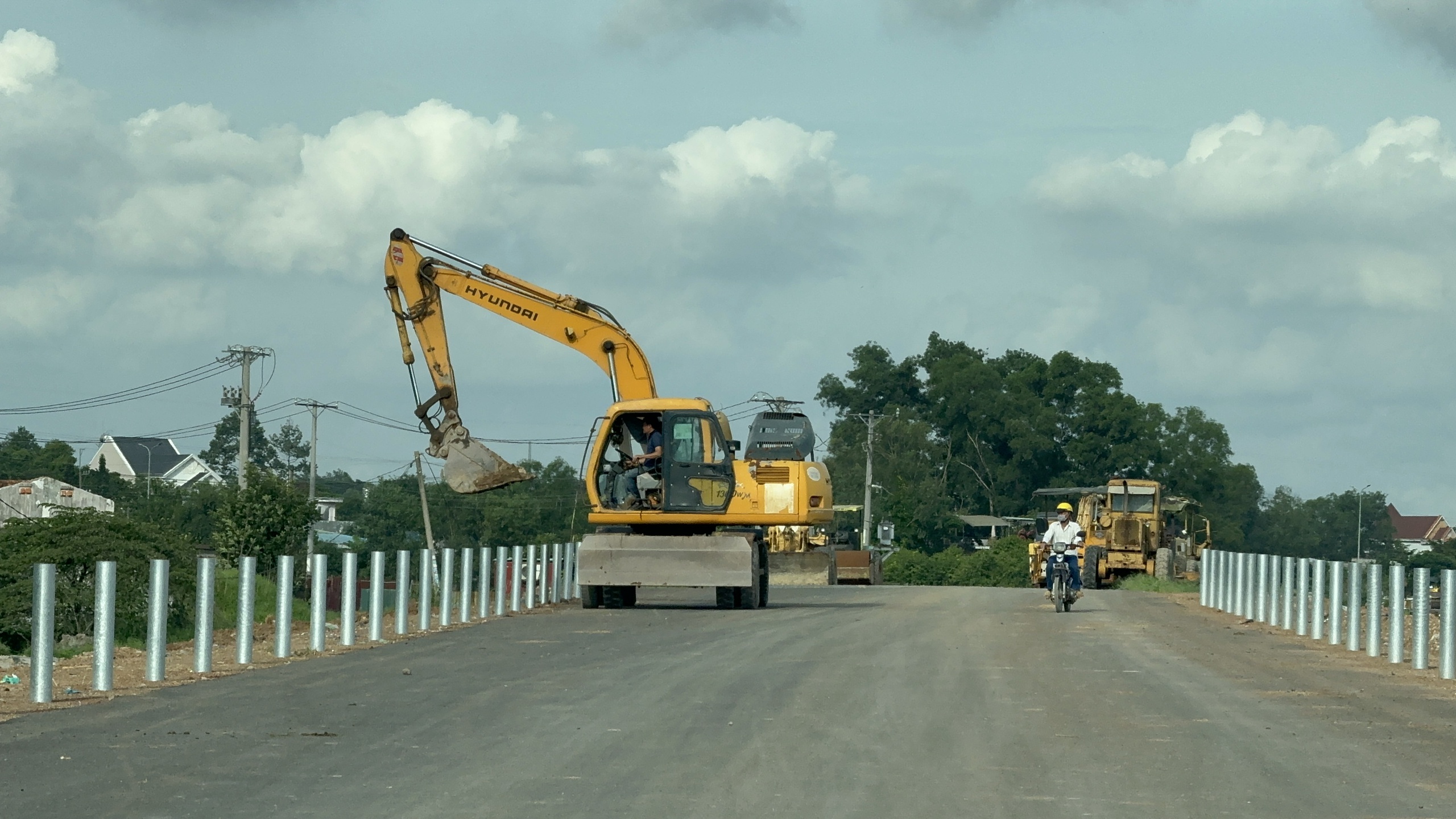 Cao tốc Bến Lức - Long Thành nỗ lực thông xe sớm hai đoạn- Ảnh 1. Cao tốc Bến Lức - Long Thành nỗ lực thông xe sớm hai đoạn- Ảnh 1.