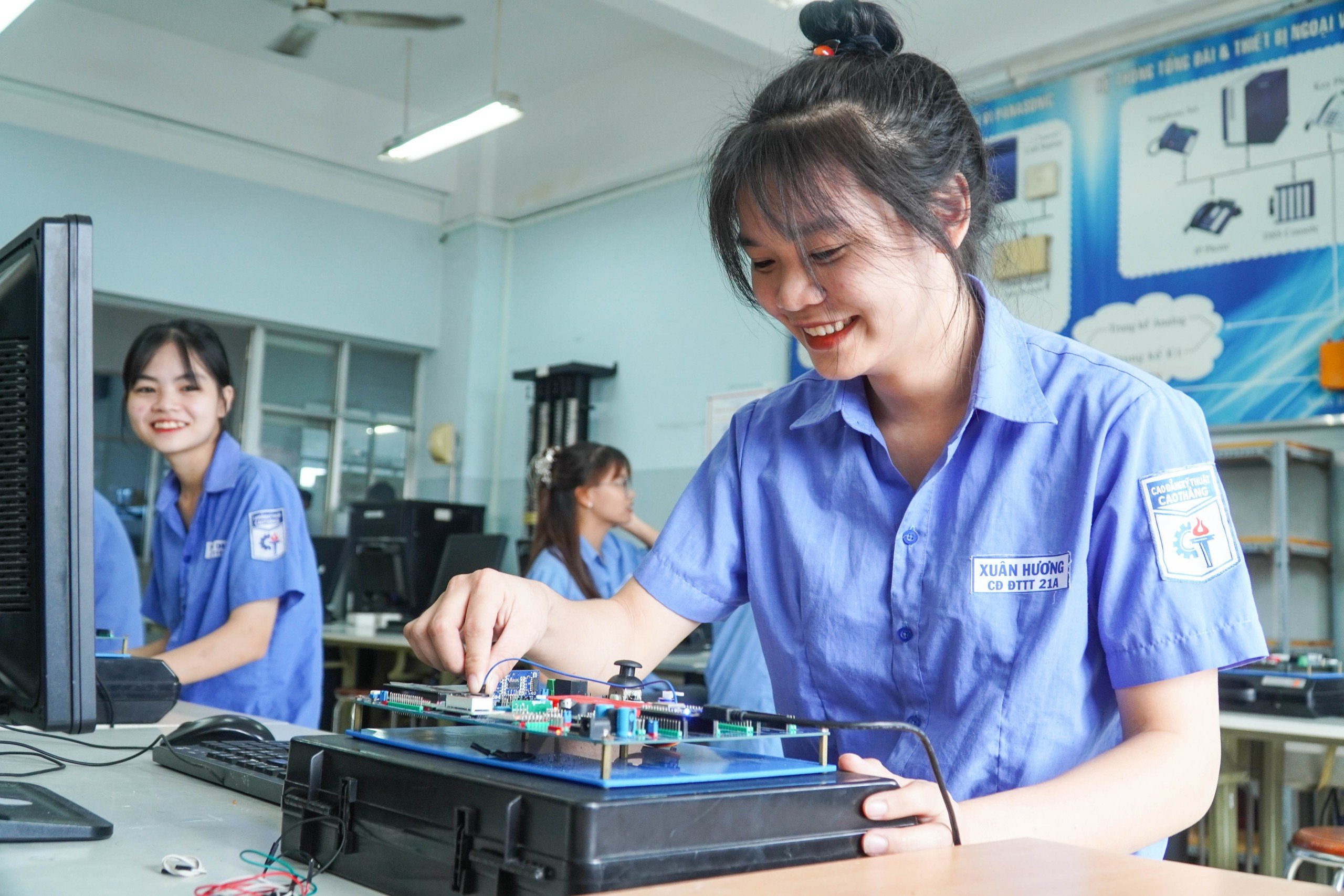Cấp bù học phí chậm khiến trường nghề khó thu hút học sinh, sinh viên- Ảnh 1. Cấp bù học phí chậm khiến trường nghề khó thu hút học sinh, sinh viên- Ảnh 1.