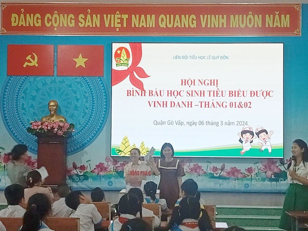 Chỉ tặng giấy khen học sinh ủng hộ từ 100.000 đồng: Cách làm chưa phù hợp - 1 Chỉ tặng giấy khen học sinh ủng hộ từ 100.000 đồng: Cách làm chưa phù hợp - 1
