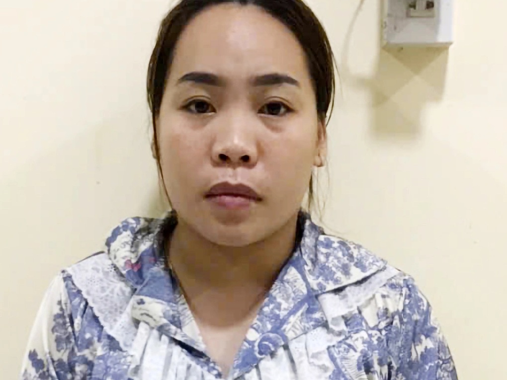 Chích điện rồi nhốt người vay tiền, cặp vợ chồng và đàn em bị khởi tố - 2 Chích điện rồi nhốt người vay tiền, cặp vợ chồng và đàn em bị khởi tố - 2
