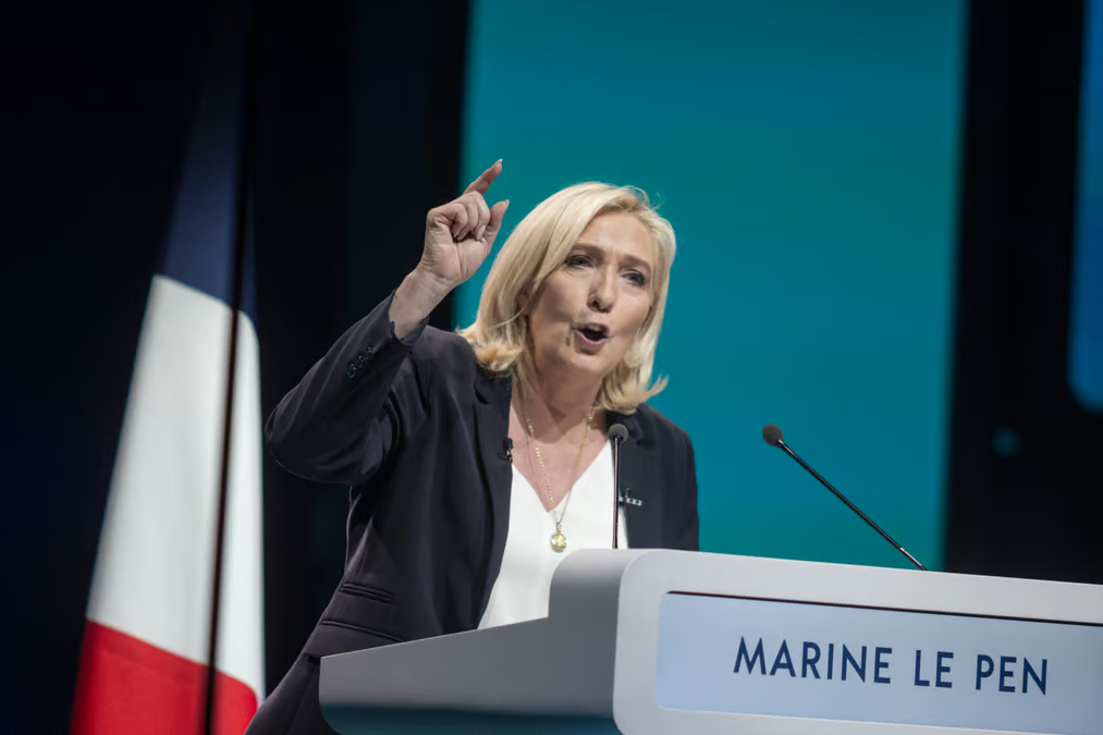 Pháp: Chính trị gia cực hữu Le Pen lên tiếng về lựa chọn của ông Macron- Ảnh 1. Pháp: Chính trị gia cực hữu Le Pen lên tiếng về lựa chọn của ông Macron- Ảnh 1.