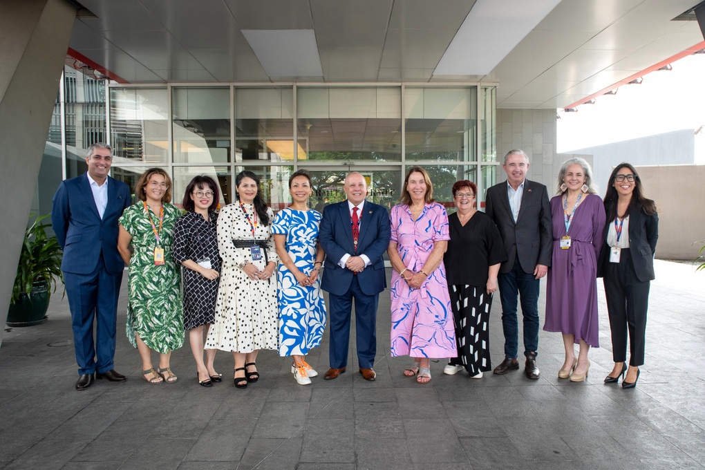 Chủ tịch Thượng viện Australia thăm Đại học RMIT Việt Nam - 1 Chủ tịch Thượng viện Australia thăm Đại học RMIT Việt Nam - 1