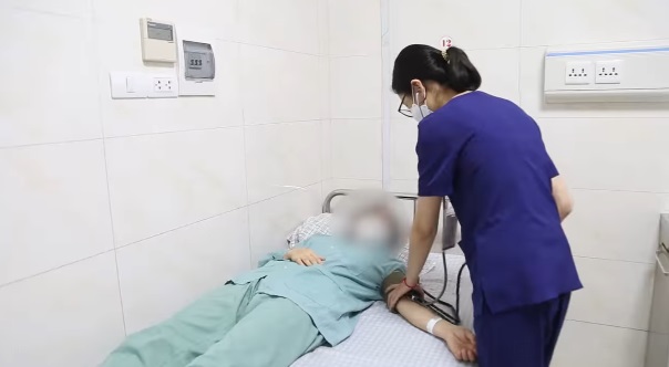 Có 3 dấu hiệu này, thanh niên 24 tuổi ở Phú Thọ đi khám bàng hoàng phát hiện suy thận giai đoạn cuối- Ảnh 2. Có 3 dấu hiệu này, thanh niên 24 tuổi ở Phú Thọ đi khám bàng hoàng phát hiện suy thận giai đoạn cuối- Ảnh 2.