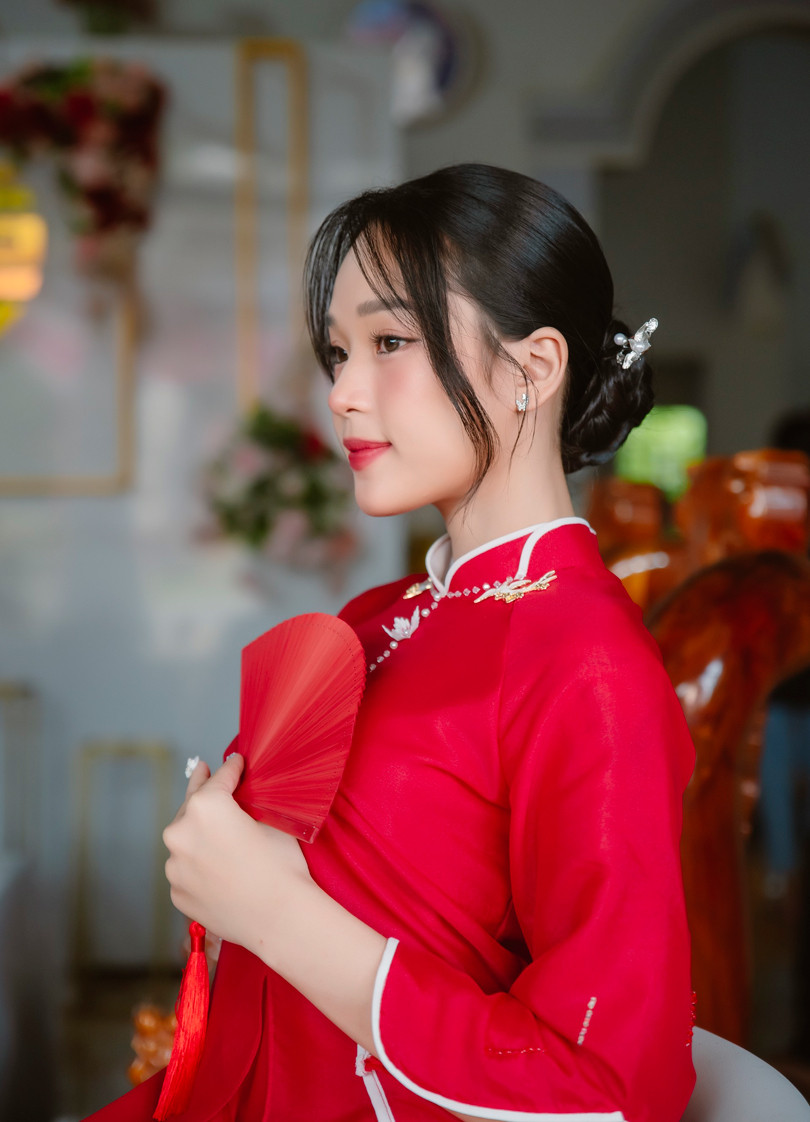 Cô gái Bình Phước ngồi xe lăn vào lễ đường, nhiều người rơi nước mắt - Ảnh 1. Cô gái Bình Phước ngồi xe lăn vào lễ đường, nhiều người rơi nước mắt - Ảnh 1.