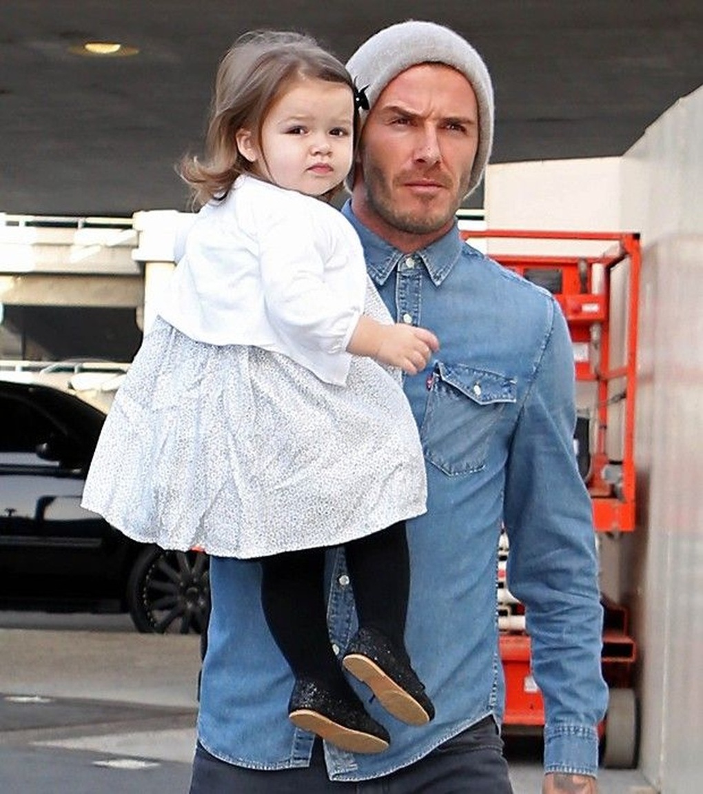 Con gái cưng của David Beckham xinh đẹp, được truyền thông săn đón - 1 Con gái cưng của David Beckham xinh đẹp, được truyền thông săn đón - 1