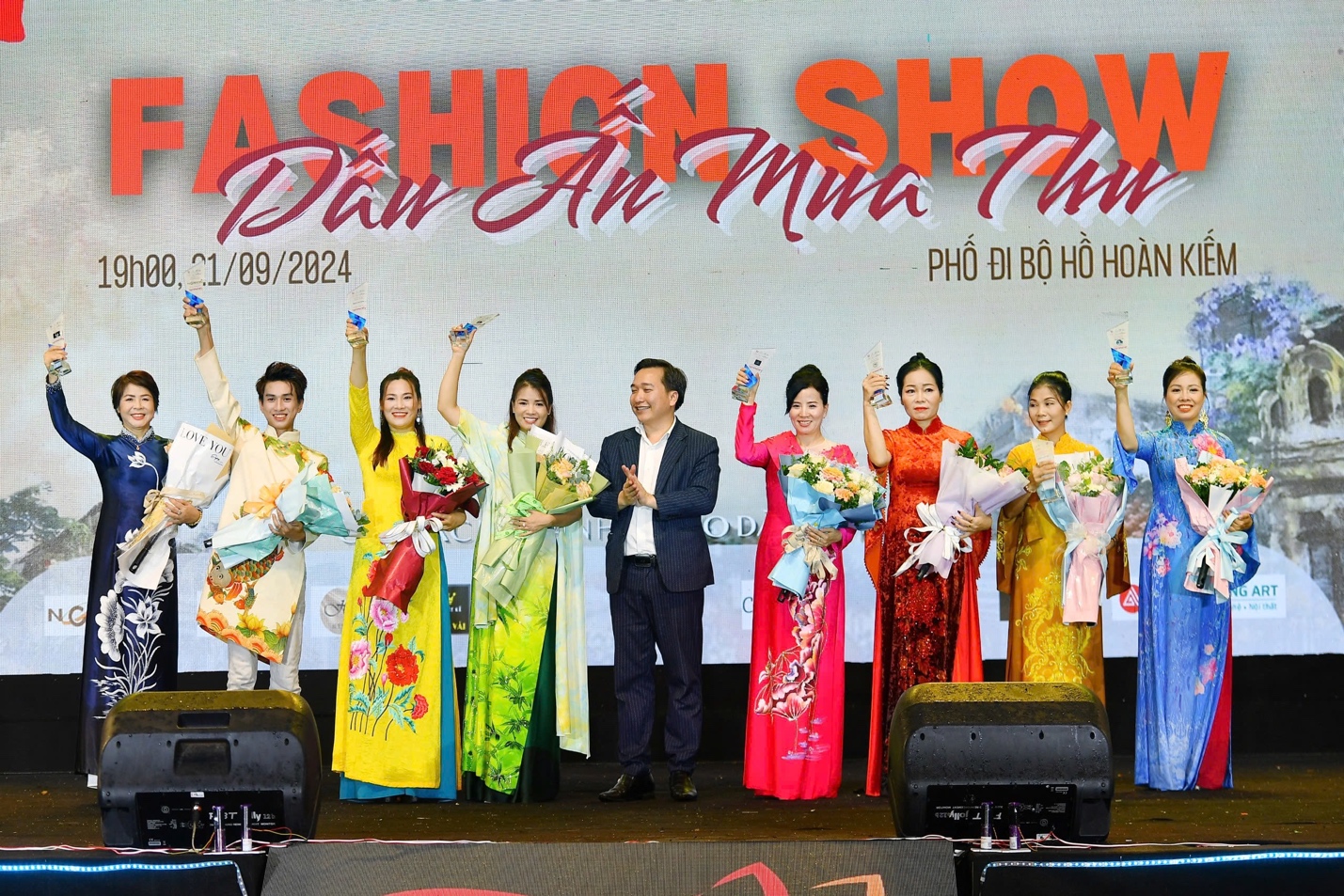 Đặc sắc 'Dấu ấn mùa thu' trong Festival Thu Hà Nội - Ảnh 1. Đặc sắc 'Dấu ấn mùa thu' trong Festival Thu Hà Nội - Ảnh 1.