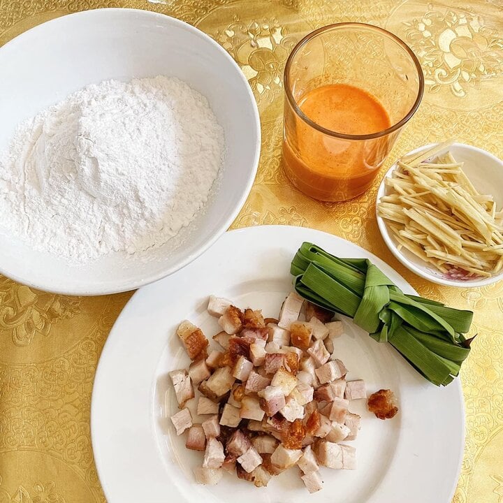 Đặc sản chè bột lọc heo quay chỉ có ở Huế, chinh phục mọi thực khách sành ăn - Ảnh 1. Đặc sản chè bột lọc heo quay chỉ có ở Huế, chinh phục mọi thực khách sành ăn - Ảnh 1.