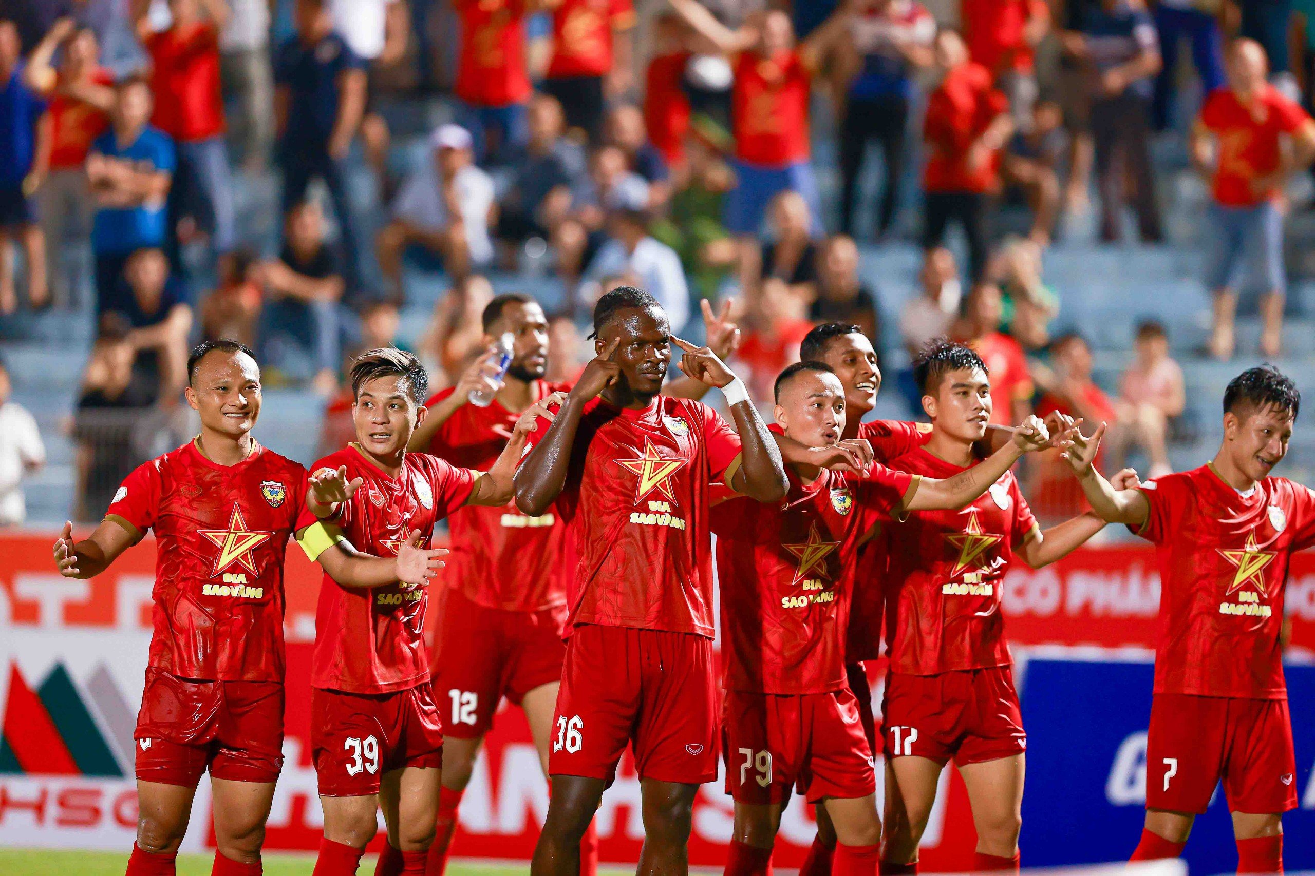 Dấu ấn cầu thủ Việt kiều hạ gục Nam Định, Văn Quyết lại ‘gánh team’- Ảnh 1. Dấu ấn cầu thủ Việt kiều hạ gục Nam Định, Văn Quyết lại ‘gánh team’- Ảnh 1.
