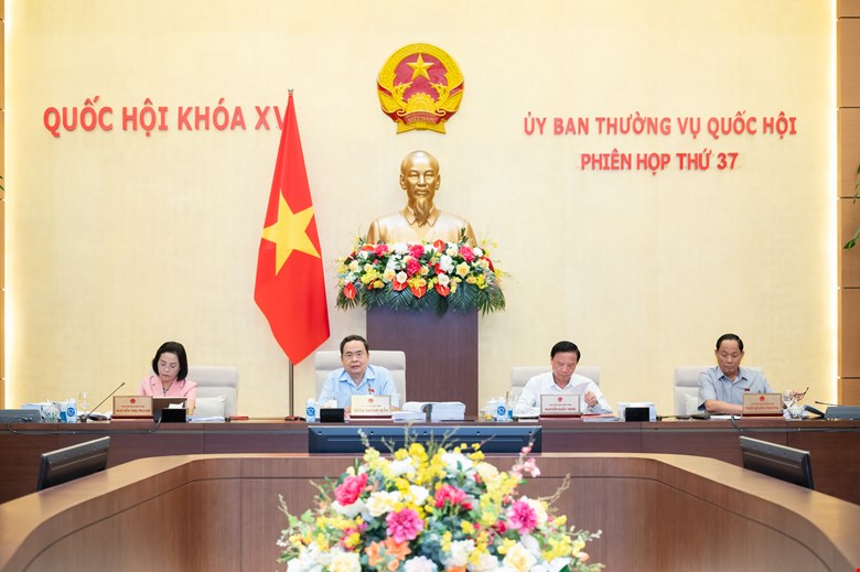 Đề xuất lương nhà giáo được xếp cao nhất và có thêm phụ cấp- Ảnh 1. Đề xuất lương nhà giáo được xếp cao nhất và có thêm phụ cấp- Ảnh 1.