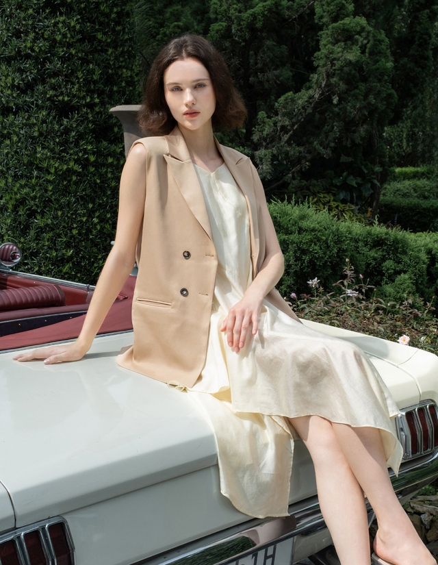 Đi làm đi chơi đều tiện nhờ bản phối từ áo vest, blazer thu đông- Ảnh 1. Đi làm đi chơi đều tiện nhờ bản phối từ áo vest, blazer thu đông- Ảnh 1.