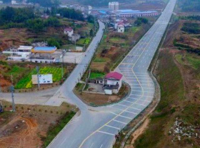 Đòi 340 tỷ bồi thường cho căn nhà 50m2, sau 16 năm chủ nhà phải trả giá đắt vì lòng tham không đáy - Ảnh 2. Đòi 340 tỷ bồi thường cho căn nhà 50m2, sau 16 năm chủ nhà phải trả giá đắt vì lòng tham không đáy - Ảnh 2.