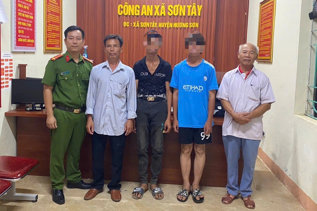 Đôi bạn thân tính đi bộ qua Lào để vào Sóc Trăng theo chỉ dẫn Google Maps - 1 Đôi bạn thân tính đi bộ qua Lào để vào Sóc Trăng theo chỉ dẫn Google Maps - 1